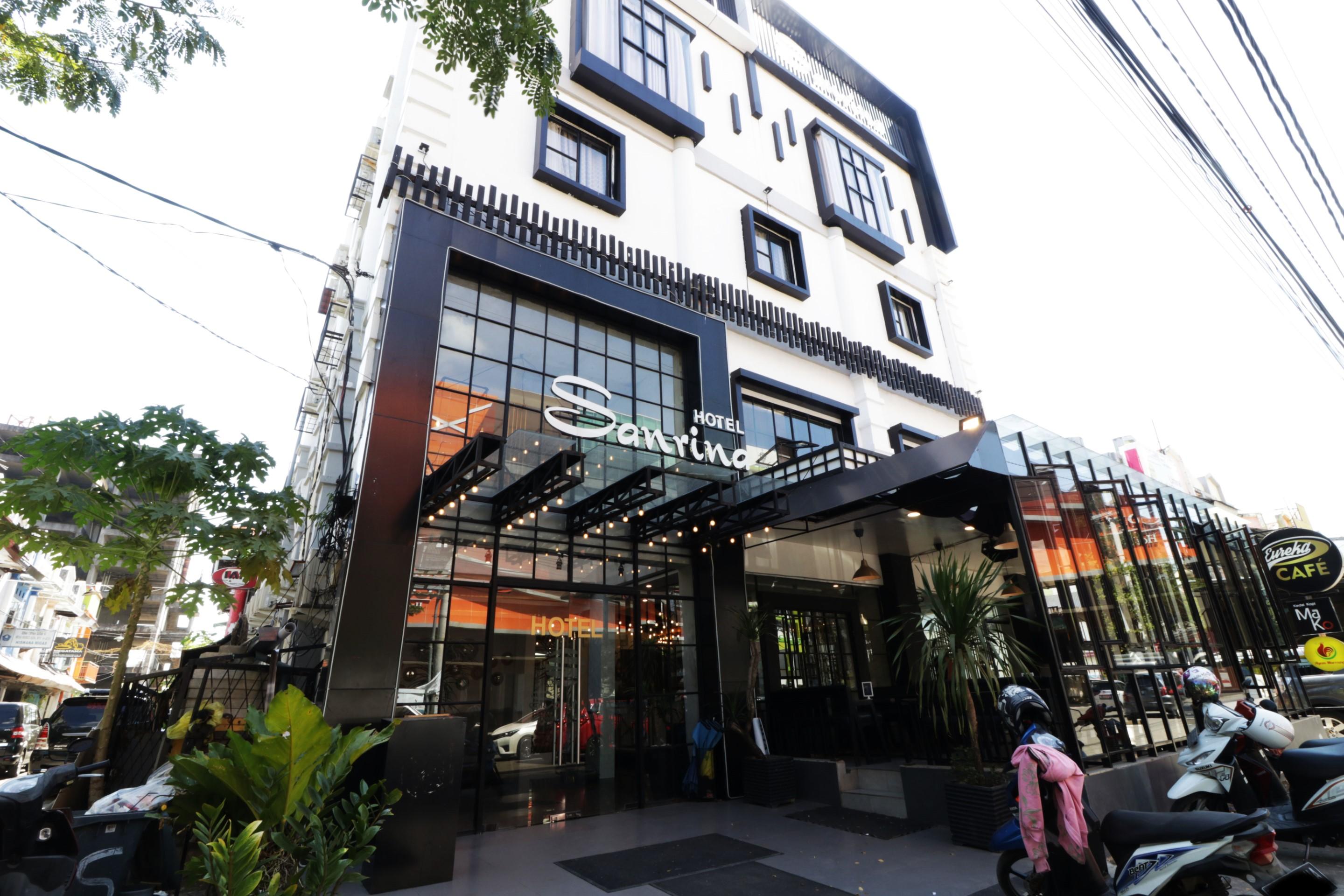 Hotel Sanrina Makassar Exterior photo